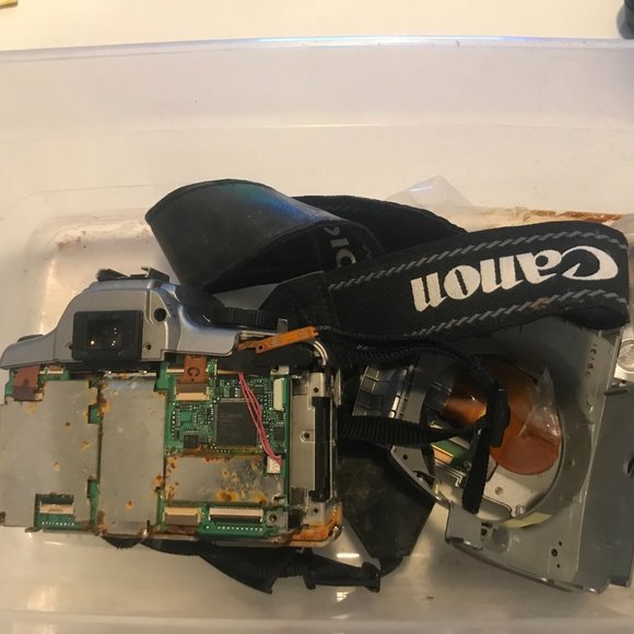 Canon EOS Digital Rebel XT Camera parts - AS IS - WITH NO LENS - Picture 2 of 2